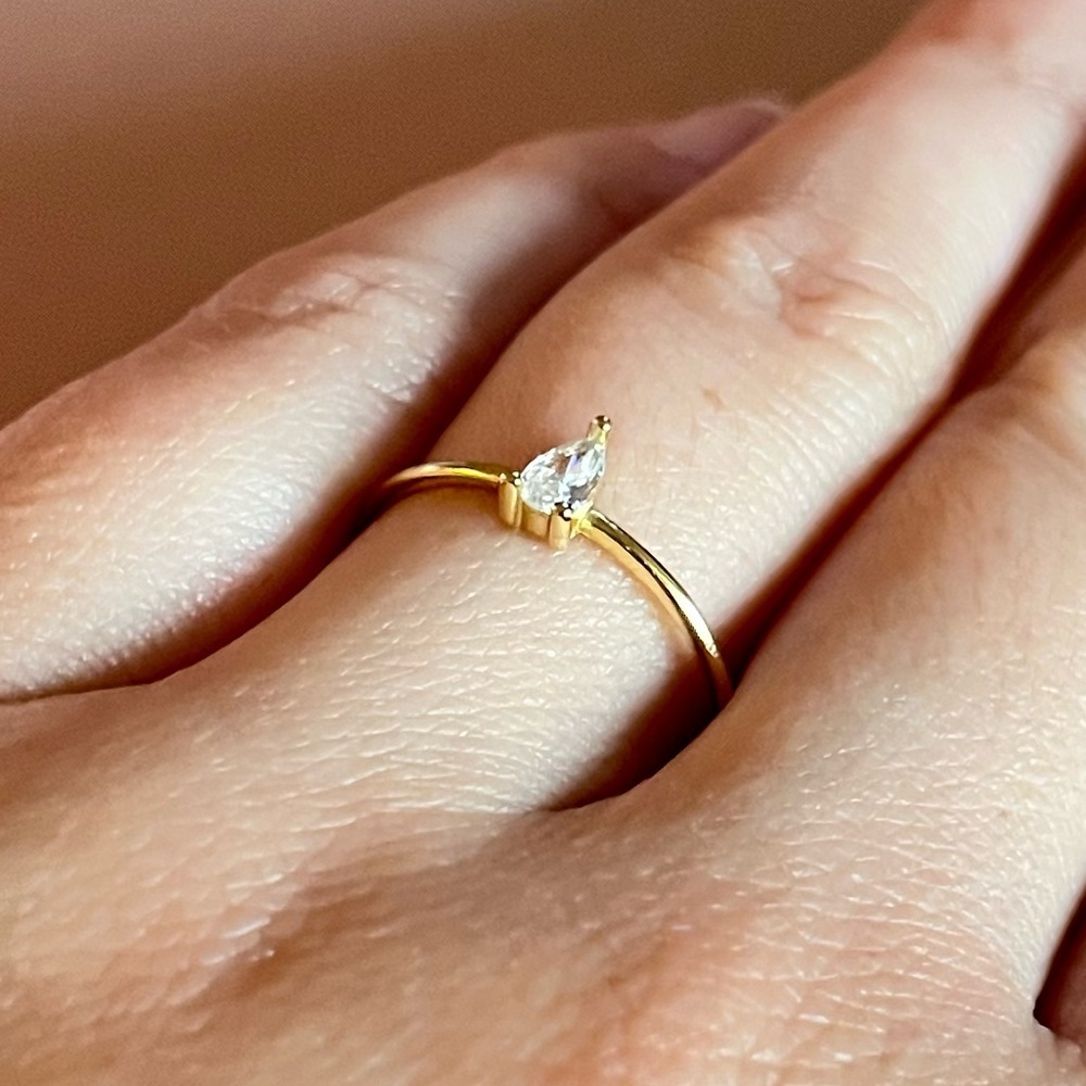 14K Gold Plated Minimalist Ladies/Womens Ring with Cubic Zircona - Size 6